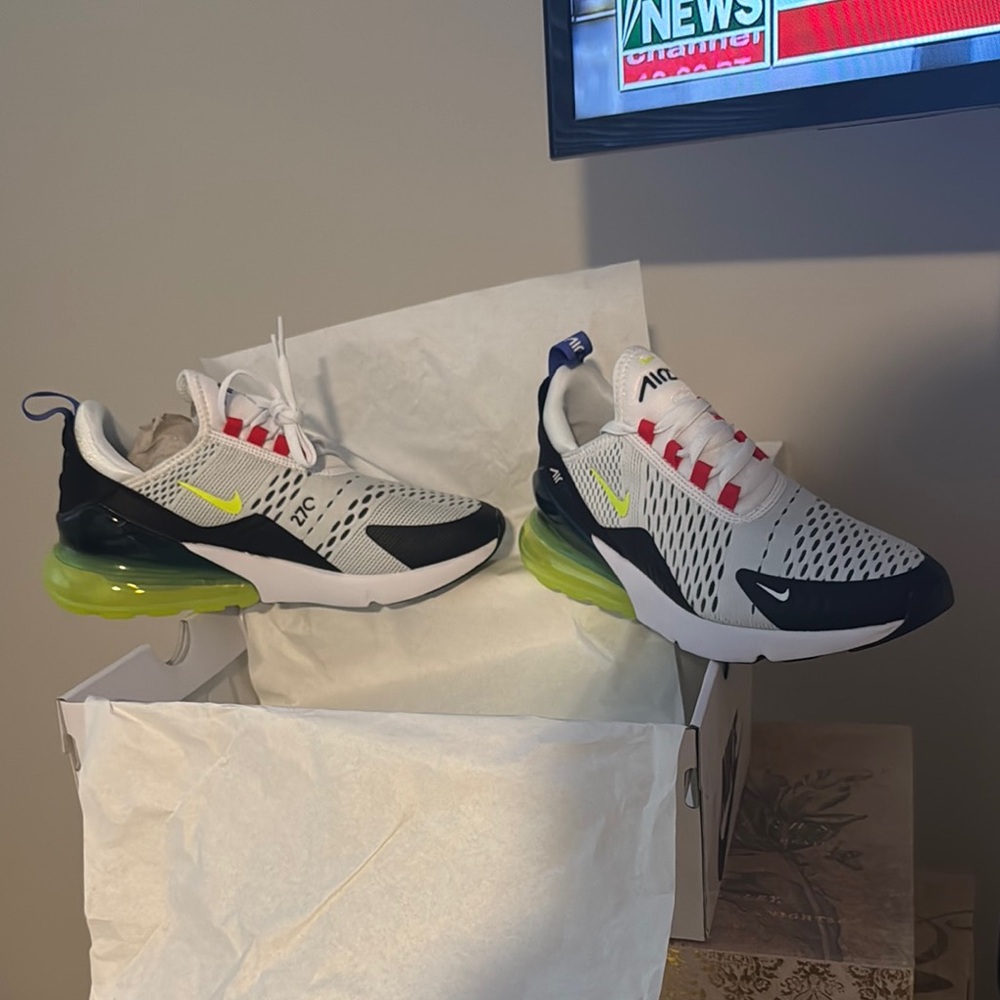 Nike Air Max 270 Kids Shoes - White and Black